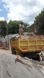 armada-buang-puing